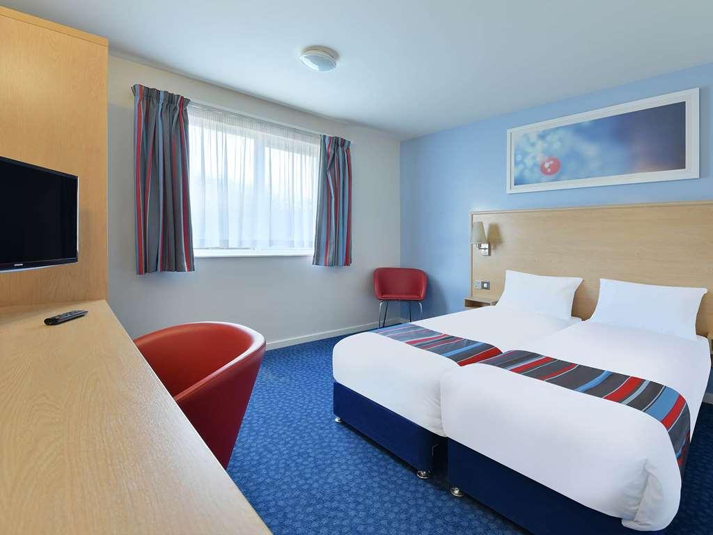 Travelodge Northampton Upton Way חדר תמונה